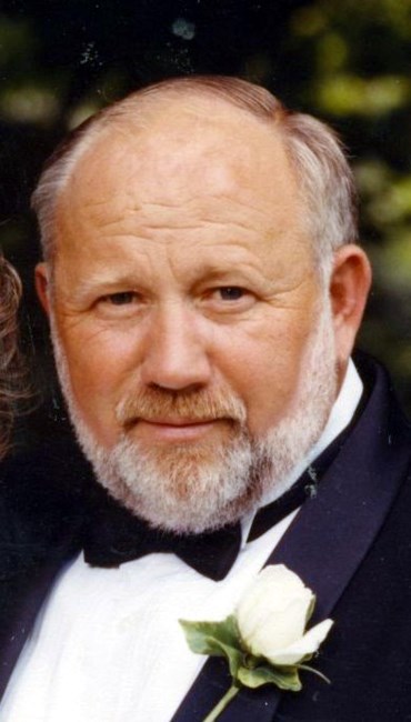 Obituary of James H. MacRobbie III