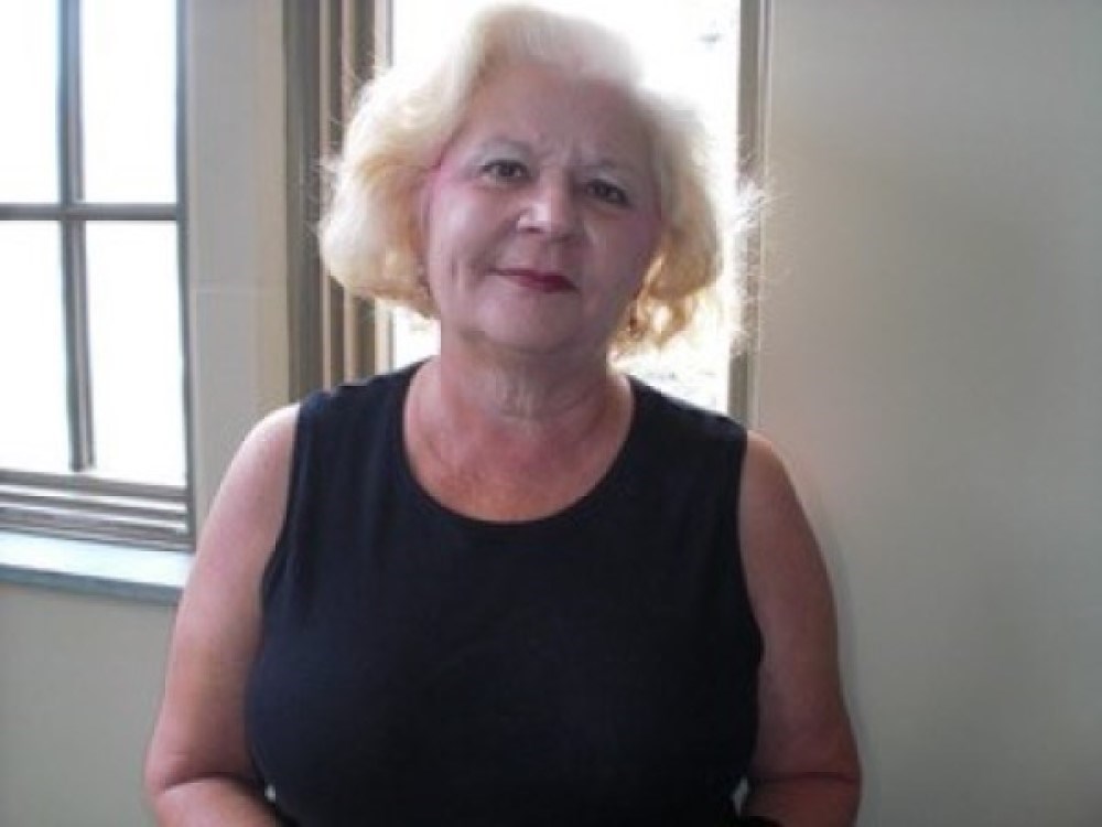 Obituary of Cecile Searson Holmes