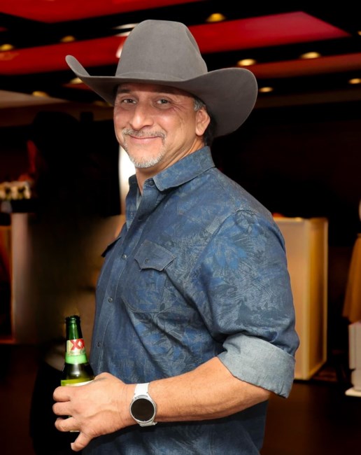 Obituary of Gilbert Flores Rosas