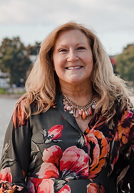 Obituary of Linda May Van Den Berge