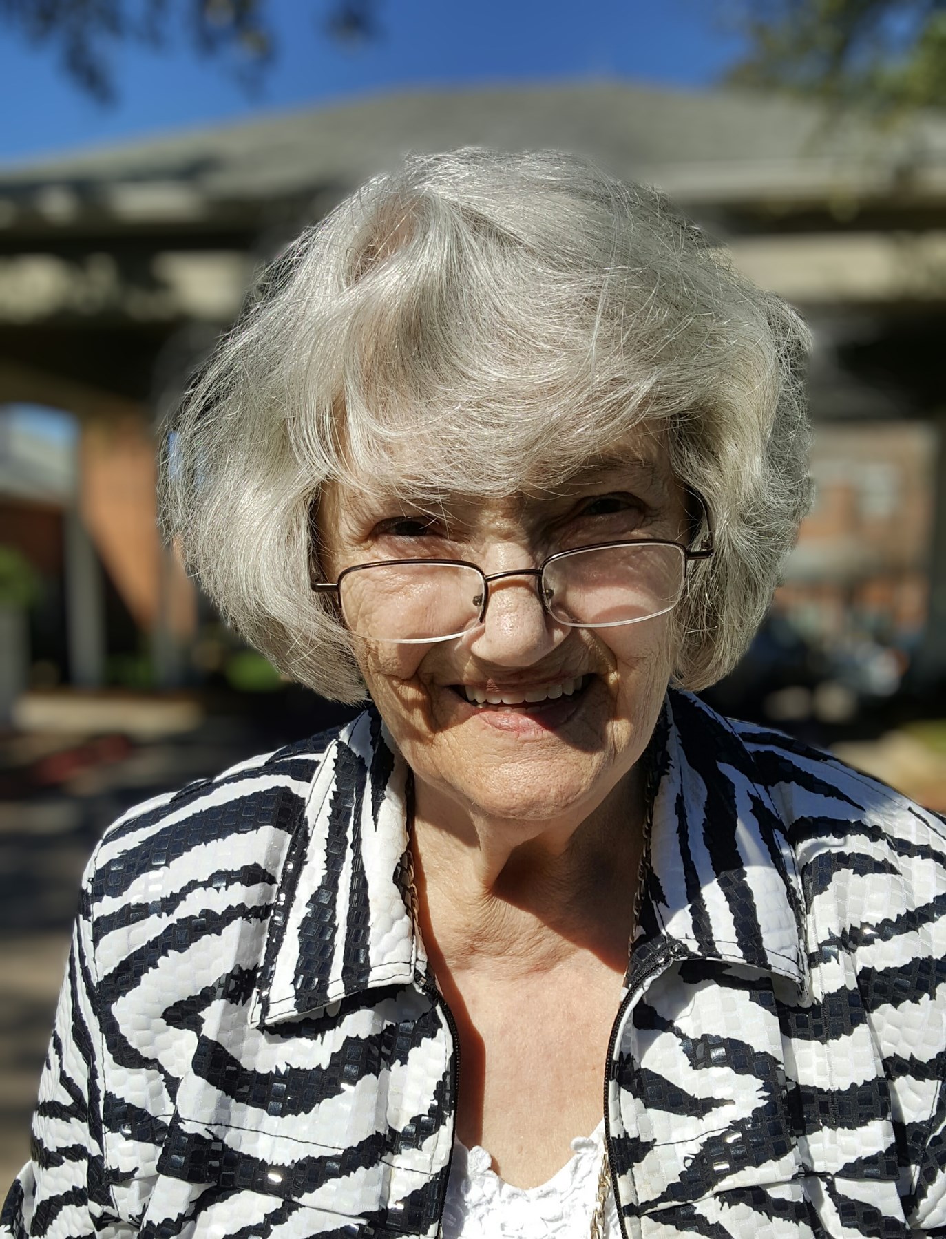 Obituary of Steffani Brunhilde Randall