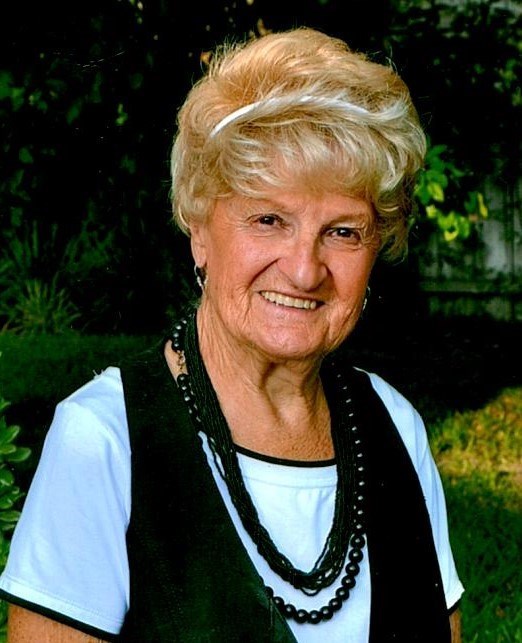 Obituary of Vilma Dellagiacoma