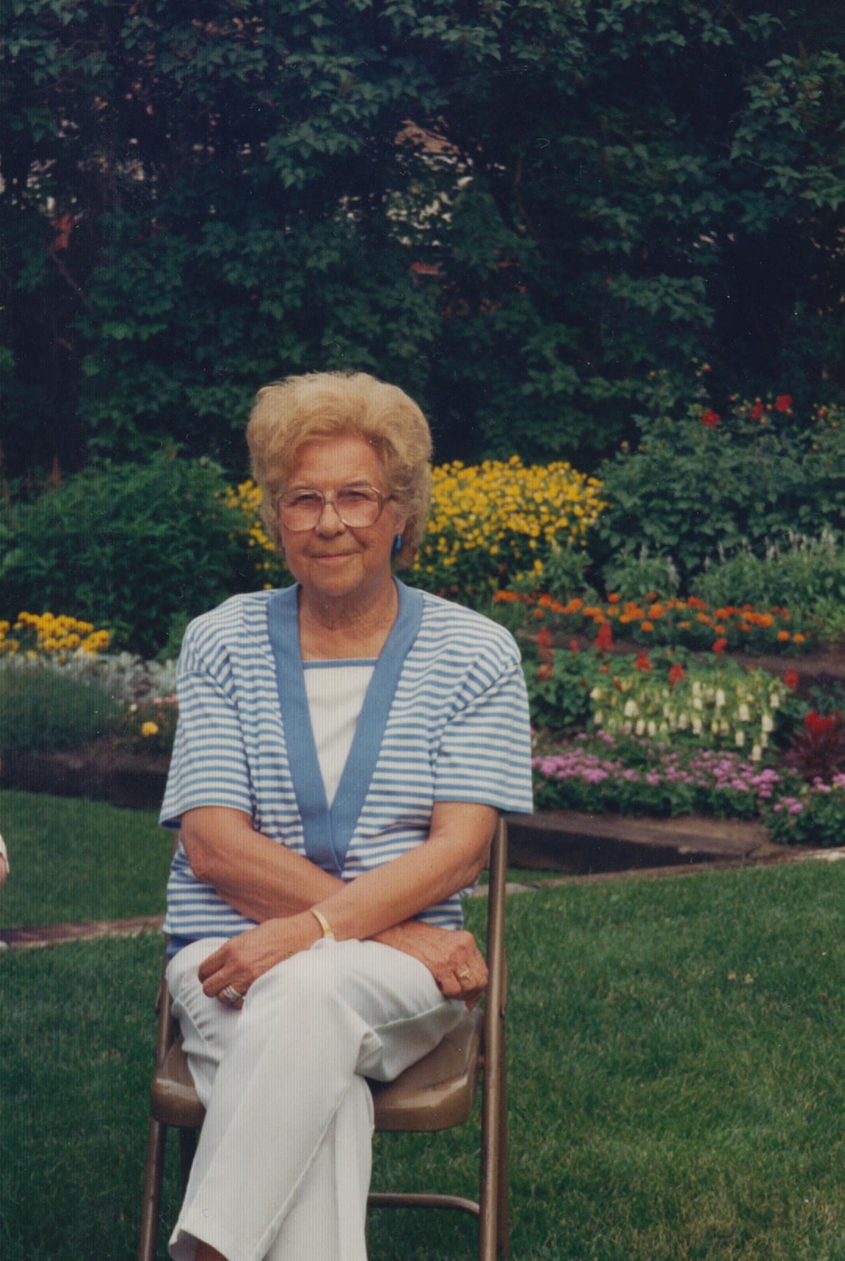 Obituary of Gladys D. Sroga