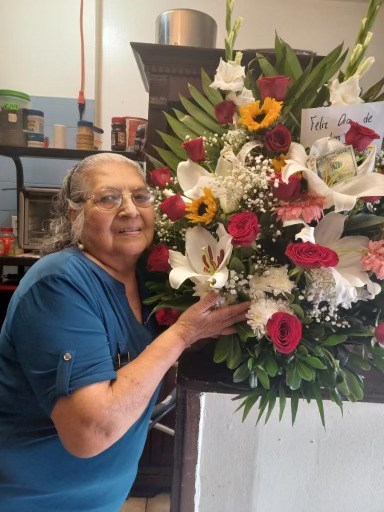 Obituary of Laura Reyes de Lopez