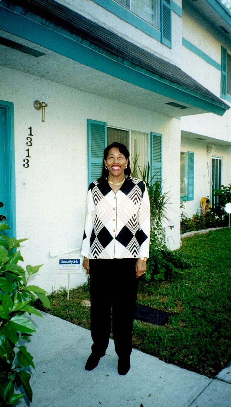 Obituary of Mary Cross Davis