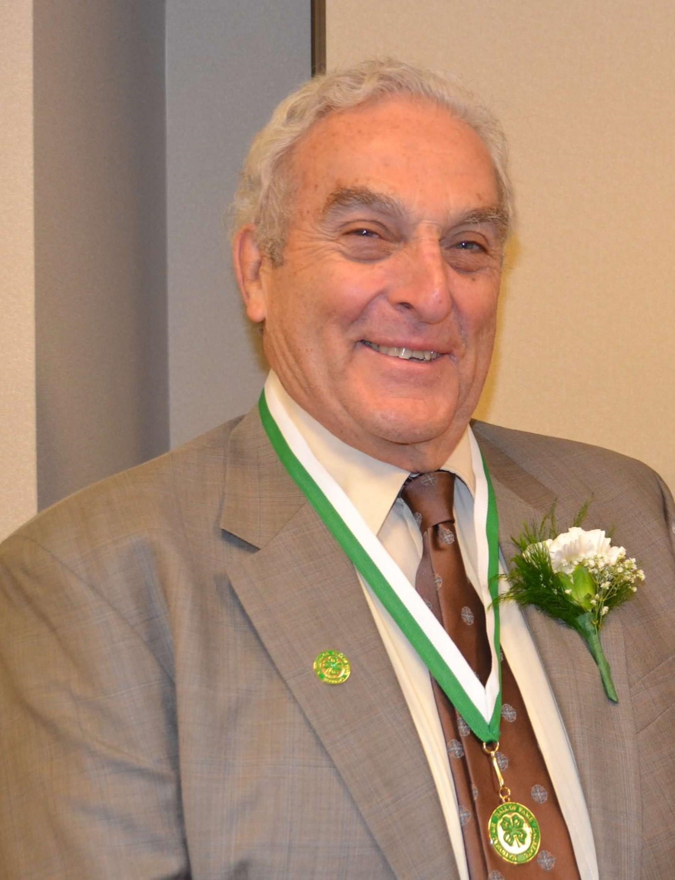 Obituario de Roger Moore Barr