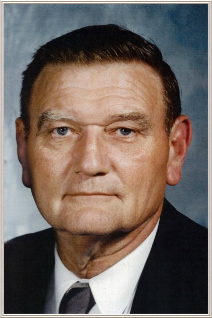 Obituary of Raymond E  Lee "Ray" Montgomery