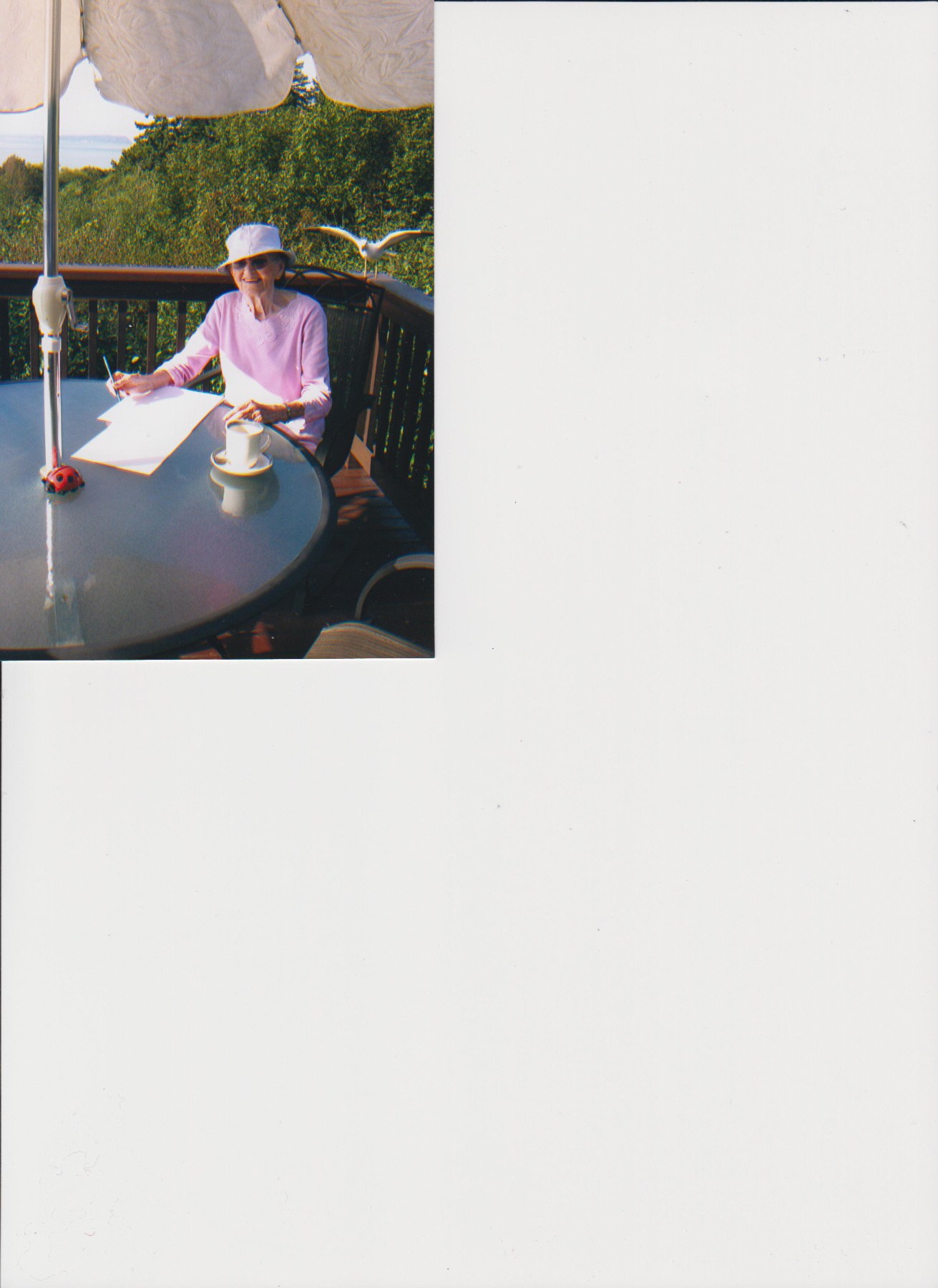 Obituary of Madge Ivy Theresa Ross