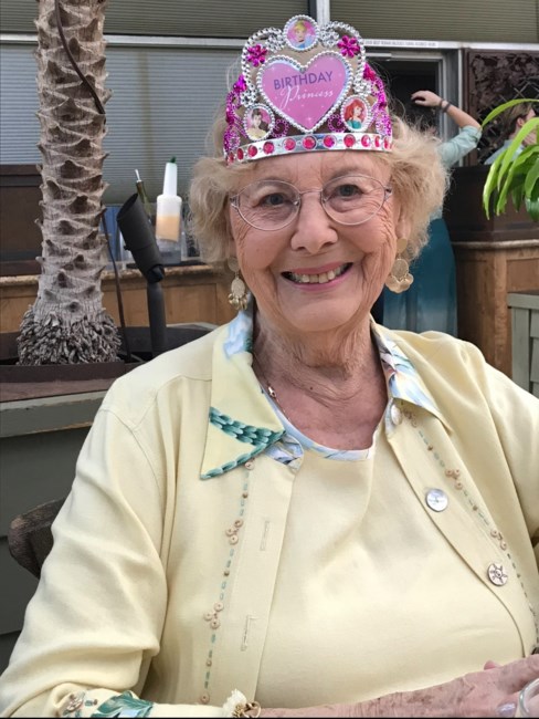 Obituario de Mary-Louise Smith