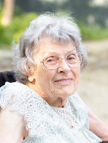 Obituary of Verna Prager Smith