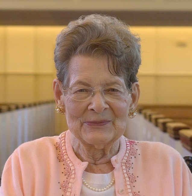 Obituary of Phyllis Weyer Garriss