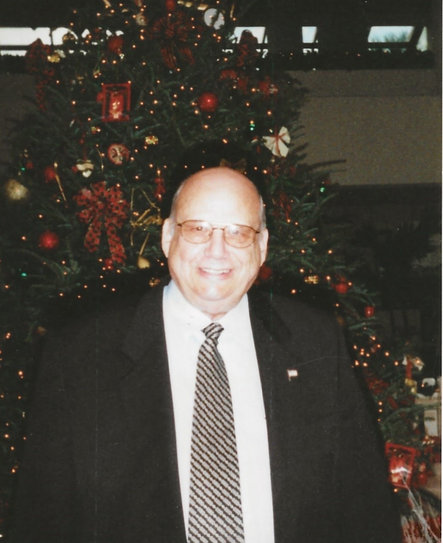 Obituary of Carlos Manuel Mora