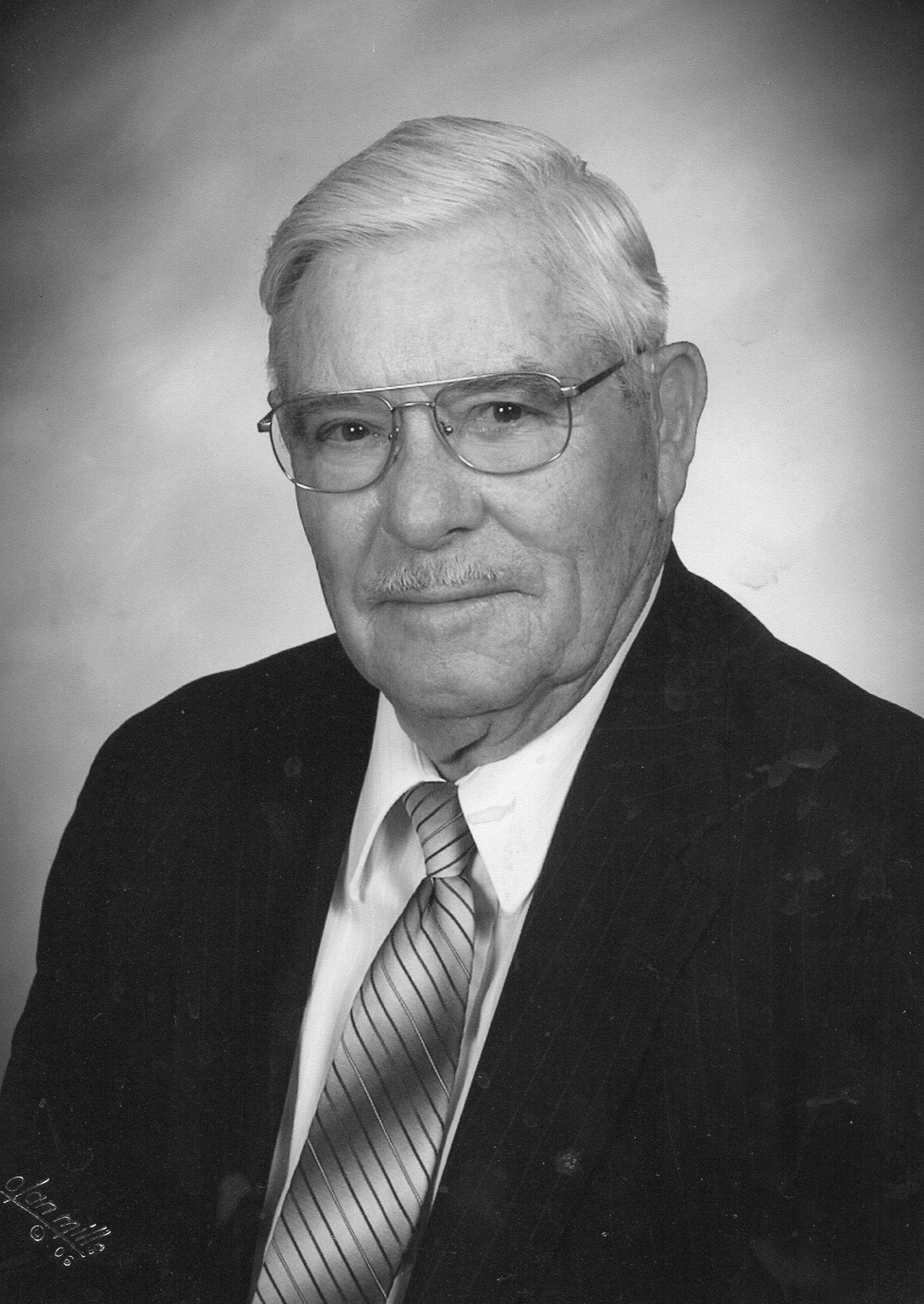 Obituary of Major Stewart E. (Tommy) Thompson Retired