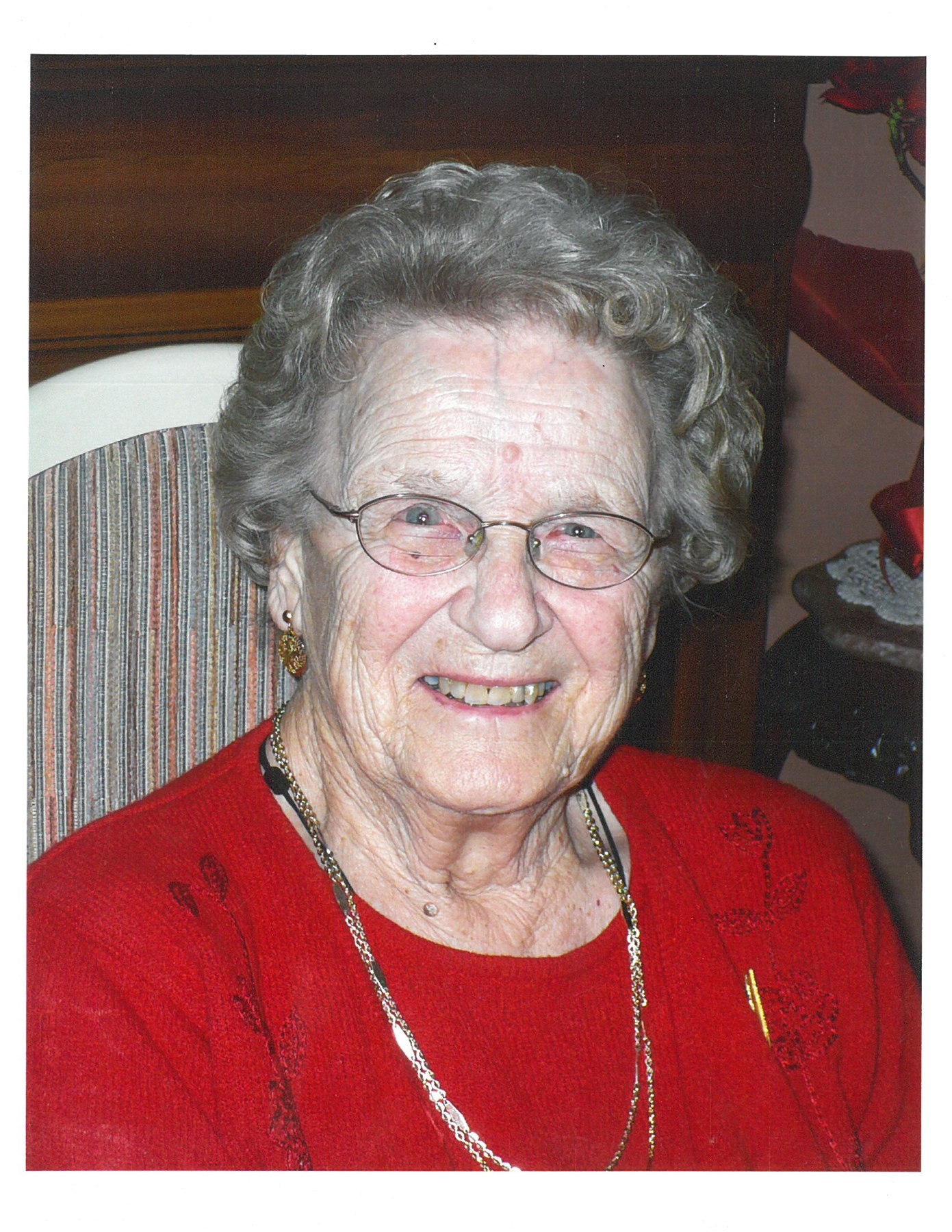 Obituary of Viola Gladys MacKenzie