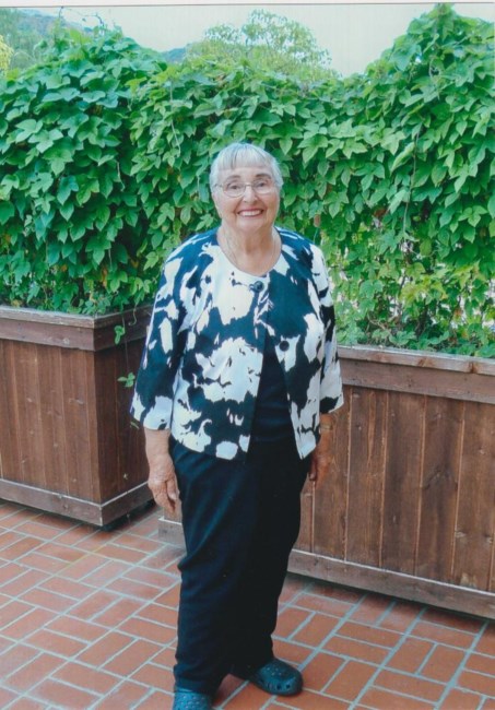 Obituary of Jeanne L. Bauer