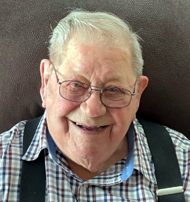 Obituario de Ewaldt "Walt" A. Struss