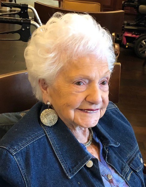 Obituary of Phyllis S Russell