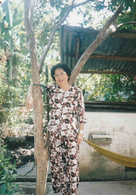 Obituary of Tuyet Thi Nguyen