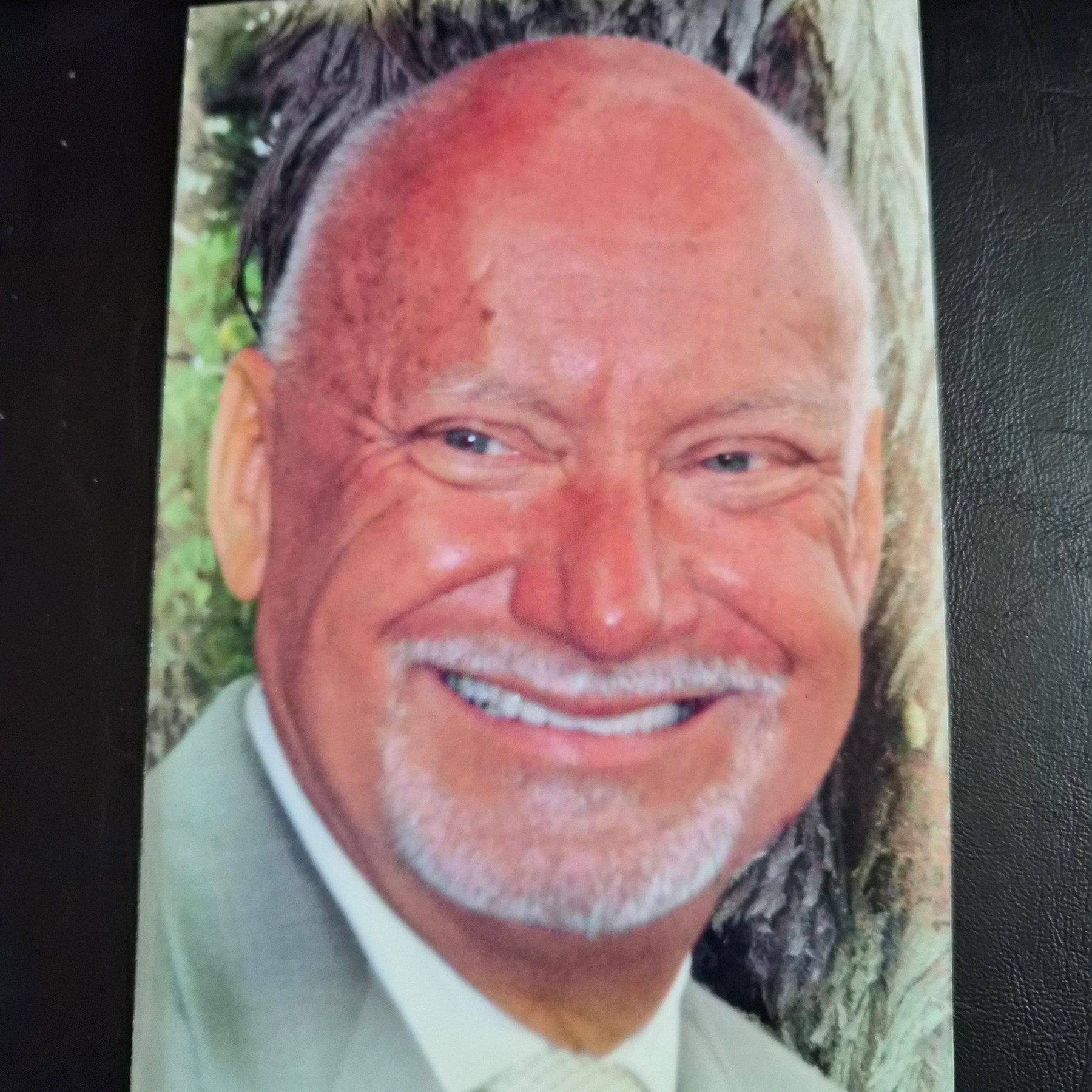 Obituary of C. Wayne Kipple