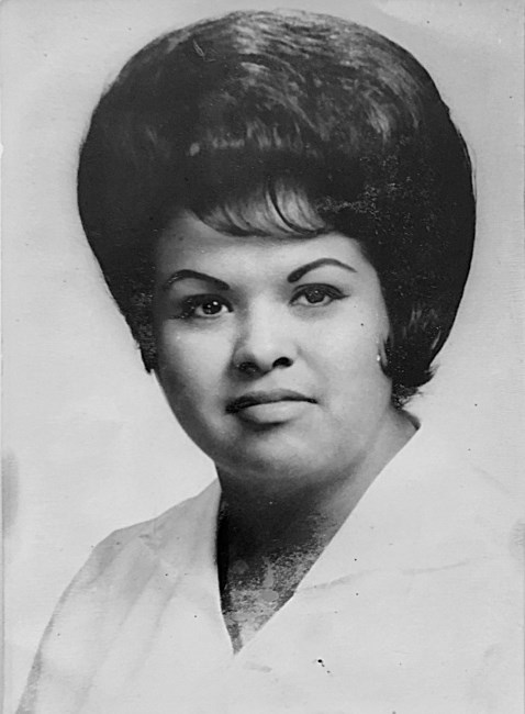 Obituary of Gloria Prado Compean