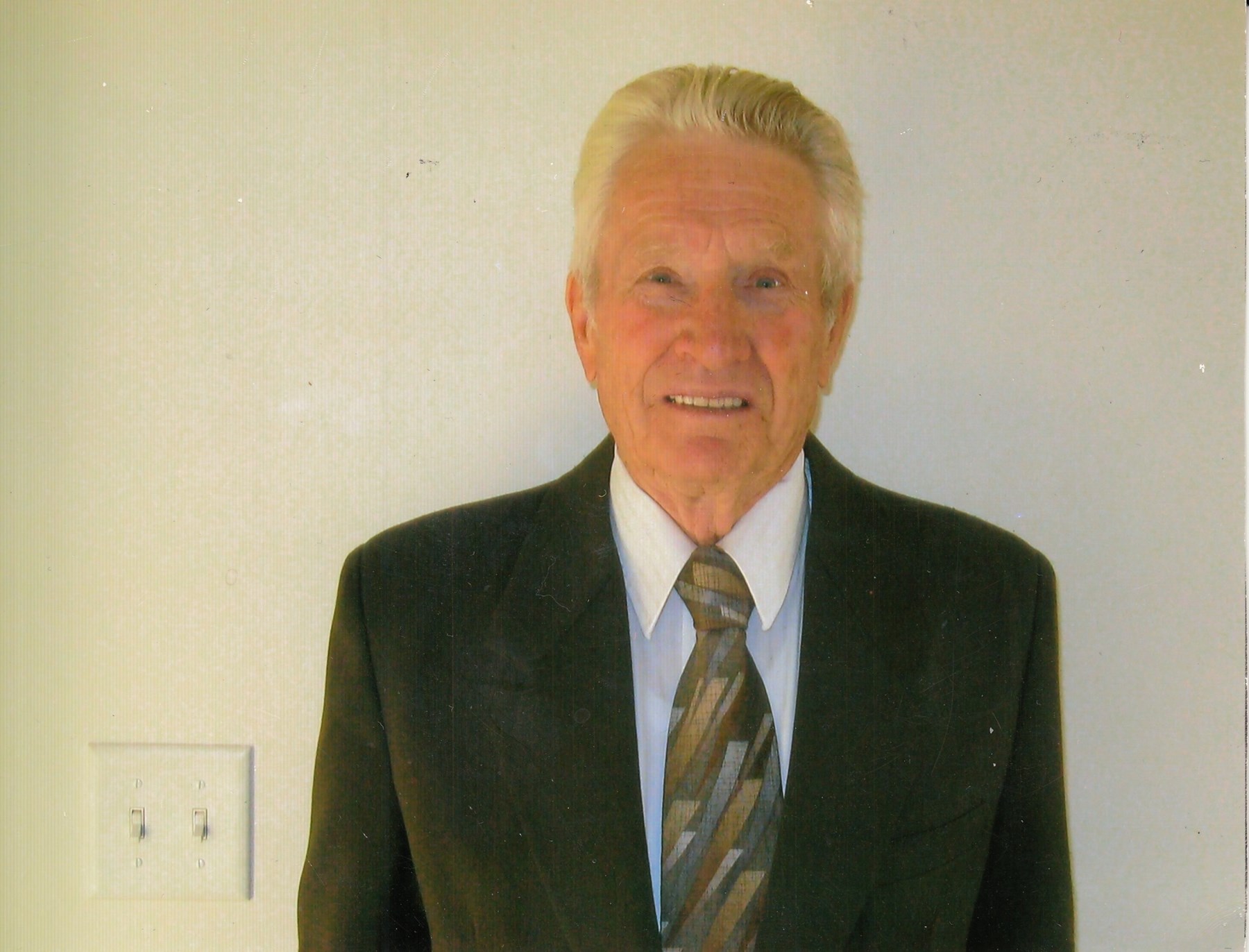 Obituary of Birrell "Elvias" Hirschi