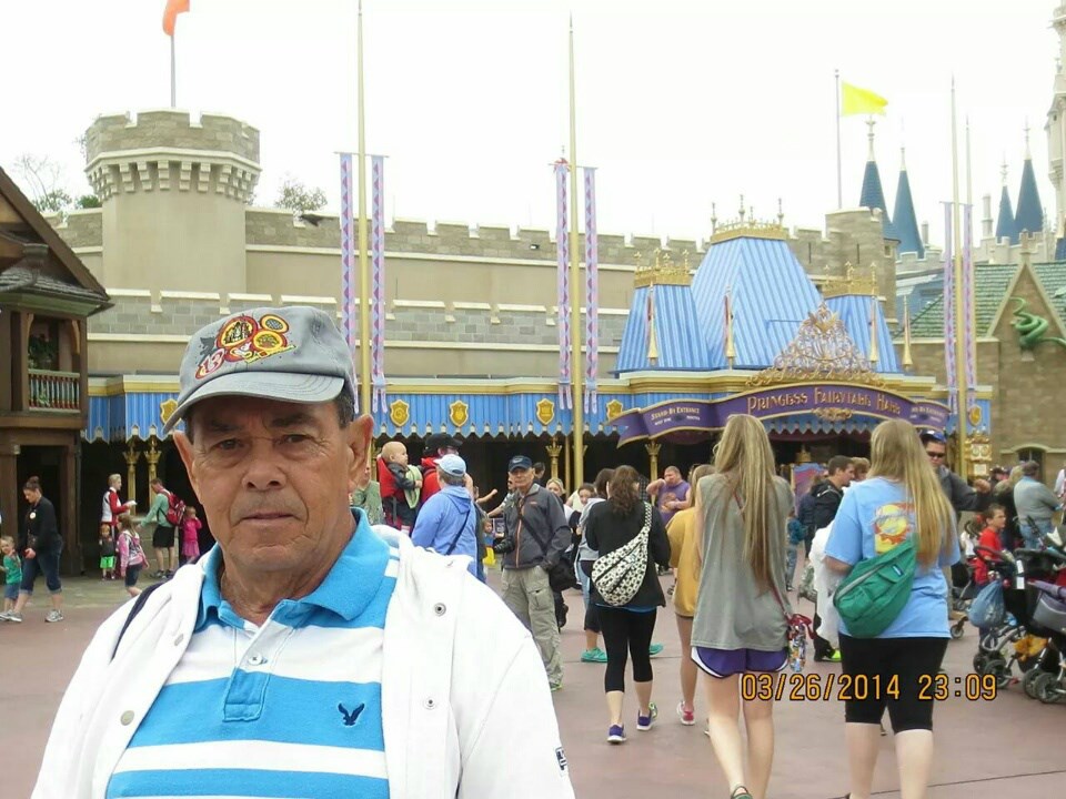 Obituary of Carlos Leon