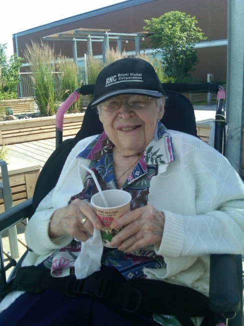 Obituary of Evelyn Dorothy Burden