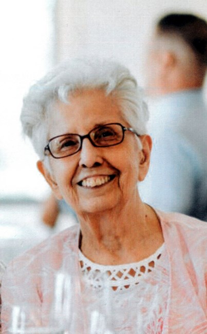 Obituario de Joyce May Zelinsky