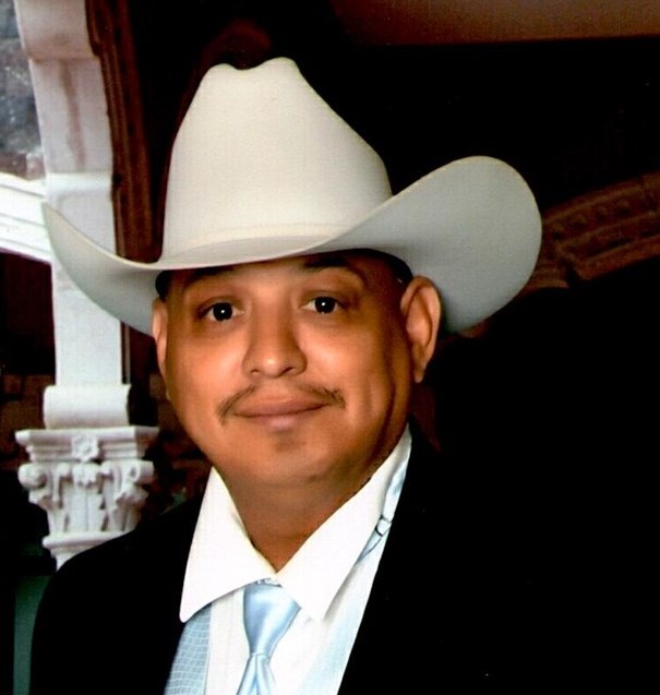 Obituario de Efrain Perez