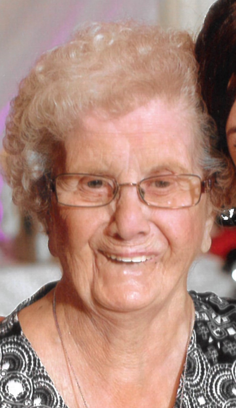 Obituary of Virginia Reid (Archambault)