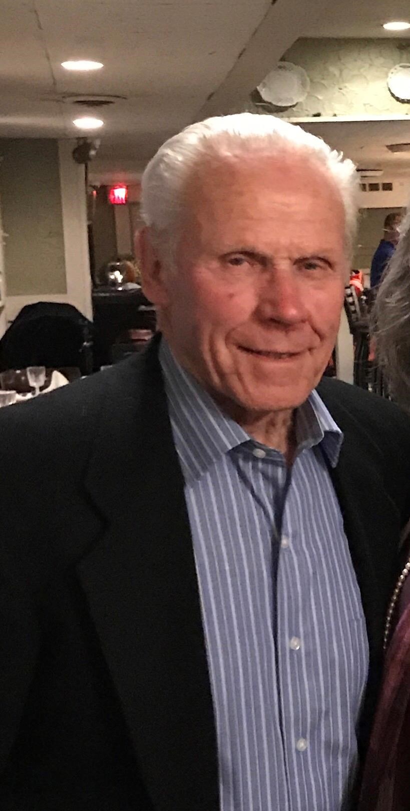 Obituario de Bernard James Young