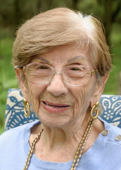 Obituary of Hilda Canales