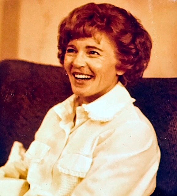 Obituary of Roselyn Moore Oliver