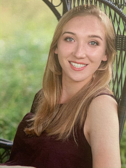 Obituary of Christina Renée Hruzek