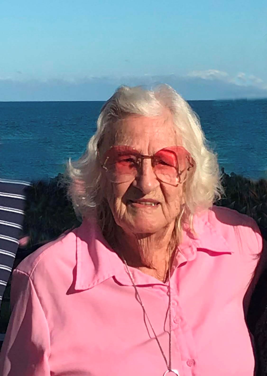 Obituary of Lois E. May