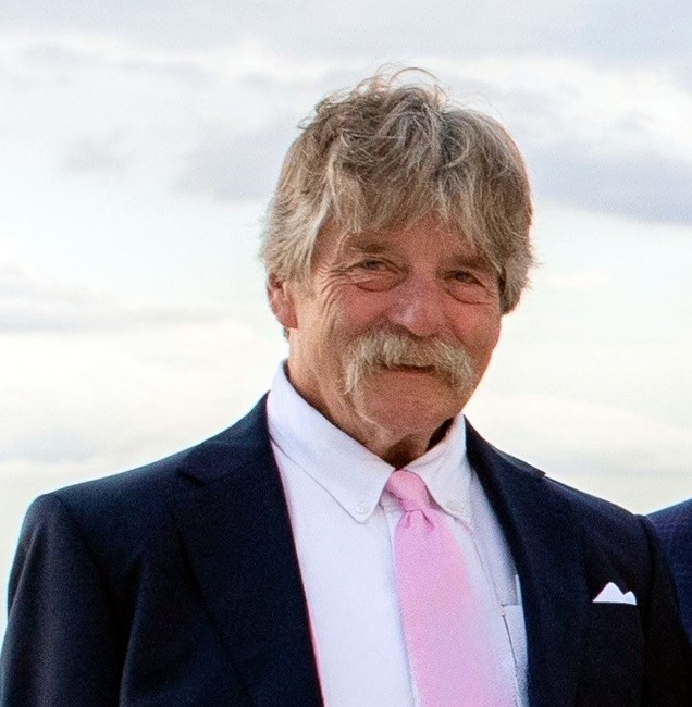 Obituary of Robert "Robbie" W. Crowell