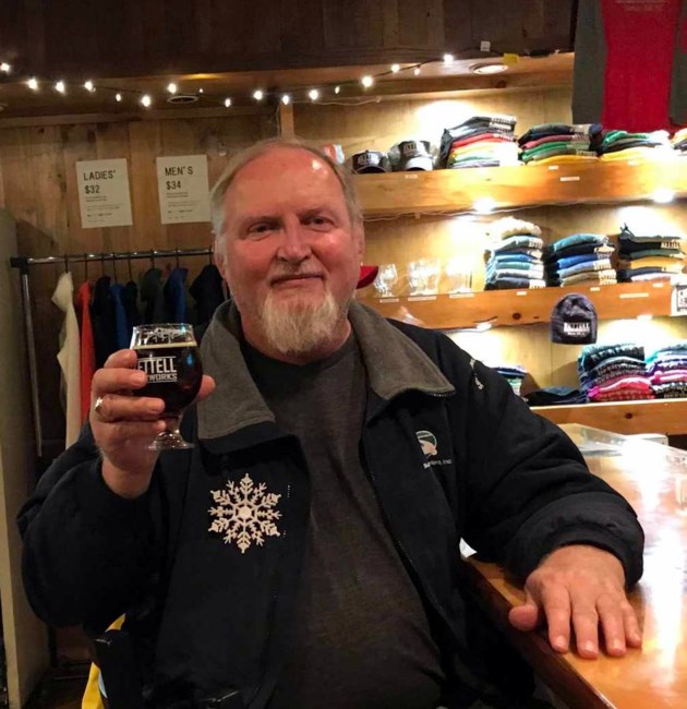 Obituario de Barry Robert Hertel