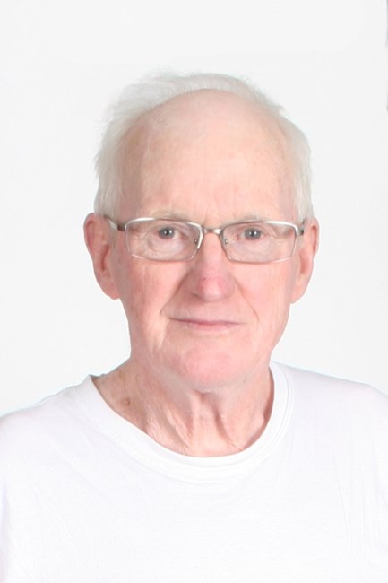 Obituary of Malcolm Ronald Mac Eachern