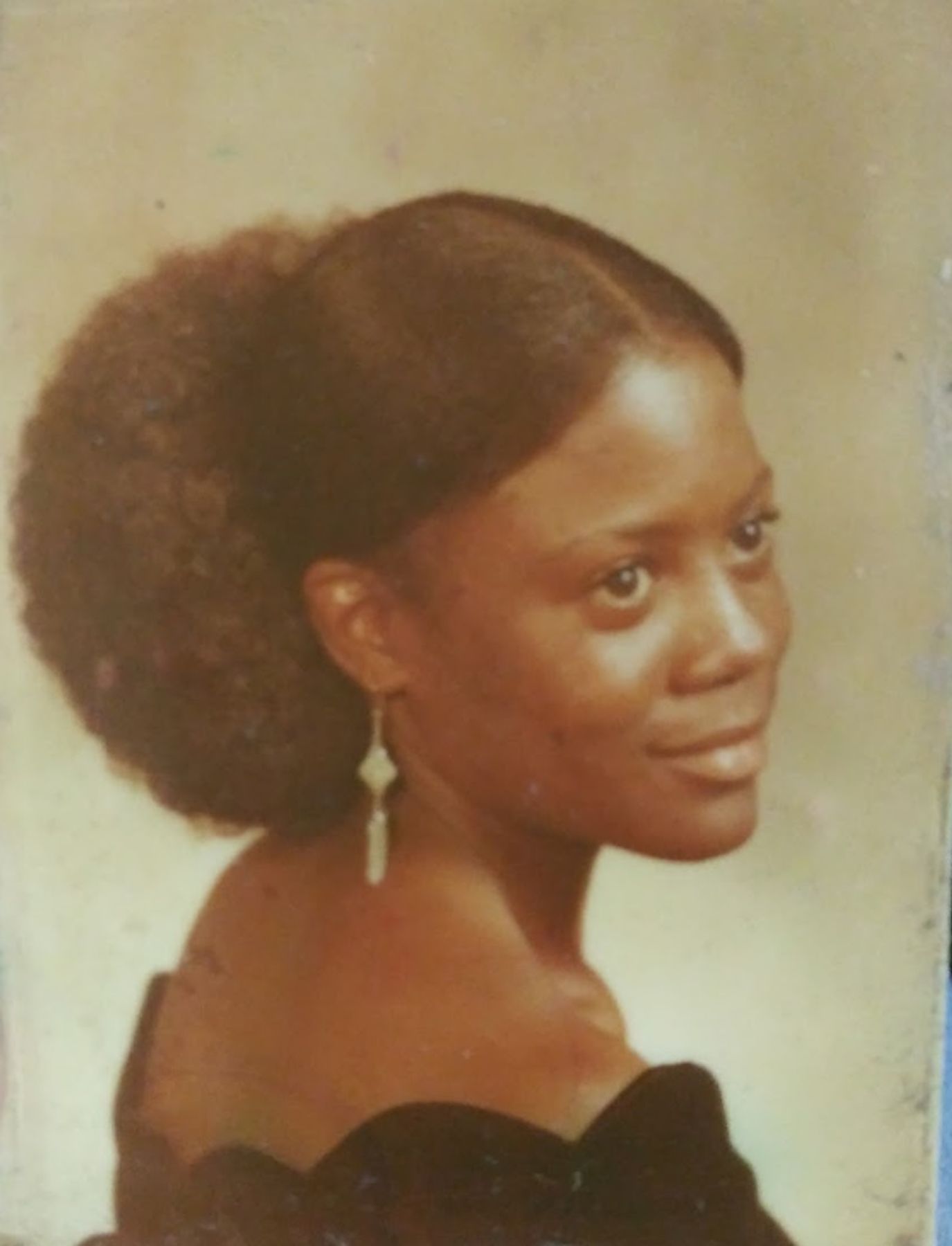 Obituary of Beverly Rochelle Moore