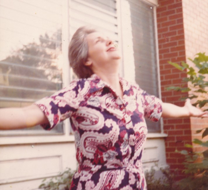 Obituary of Winifred W. Harris