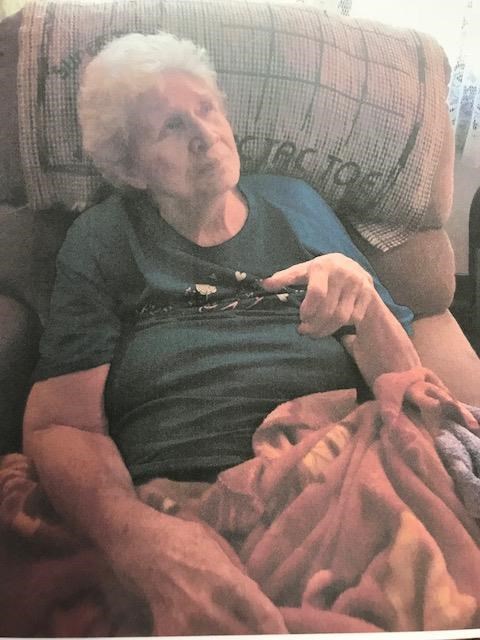Obituary of Agnes "Toots" Eileen Hull