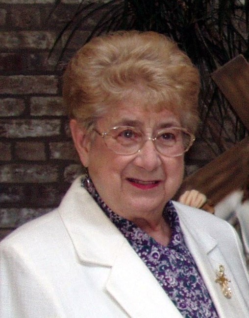 Obituary of Elaine LeClaire