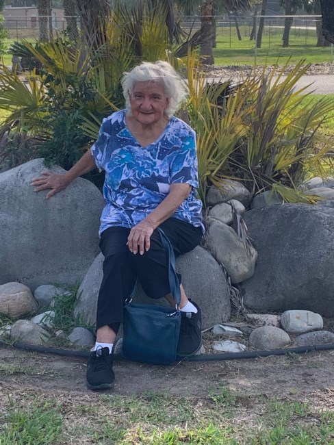 Obituary of Maria CaMacHo