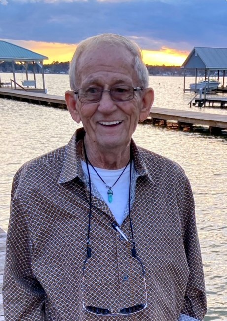 Avis de décès de James A Hewett