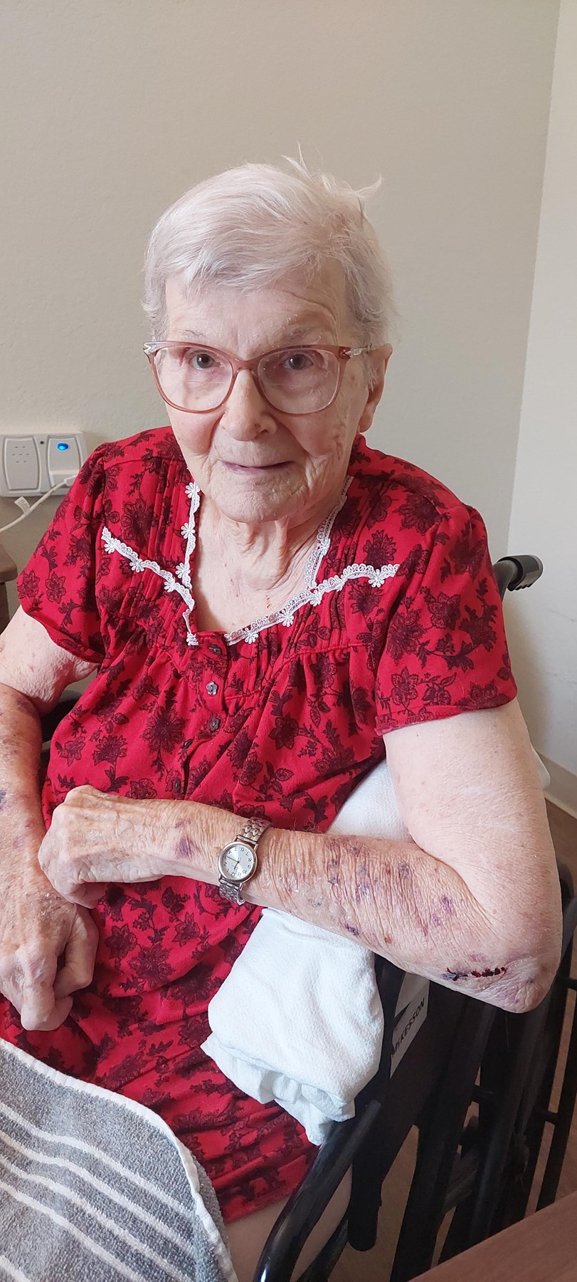 Obituary of Elizabeth Pauline Jaks
