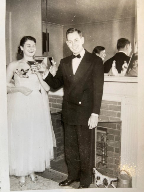 Obituary of Phyllis H Reininger