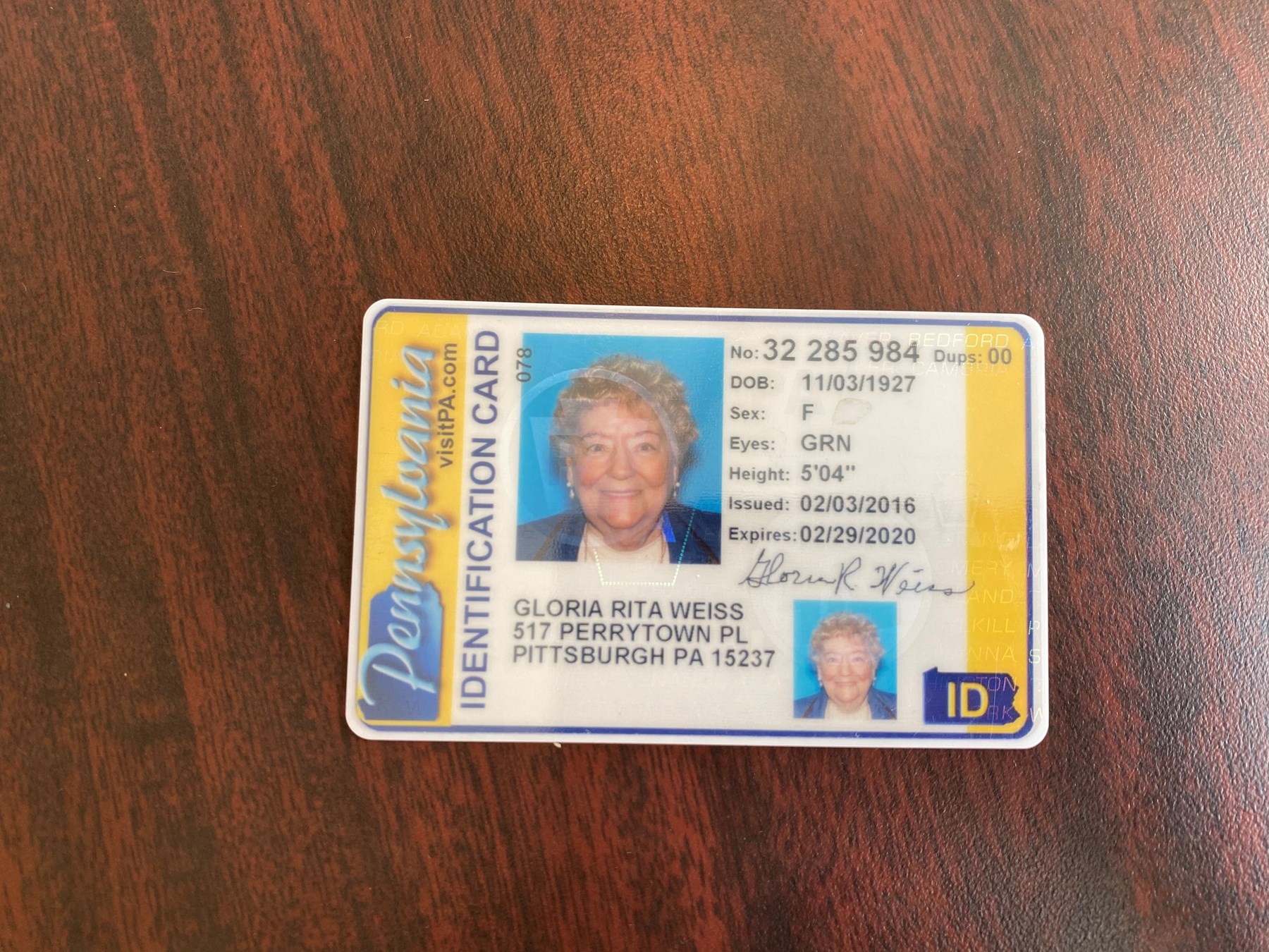 Obituary of Gloria R. Weiss