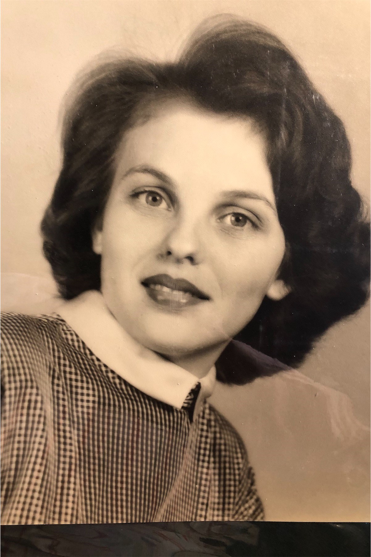 Obituary of Elaine Roberts