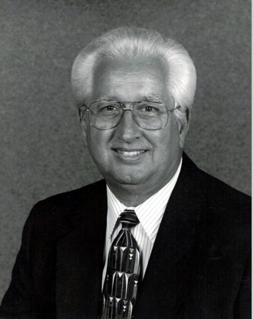 Obituary of Marx Howell