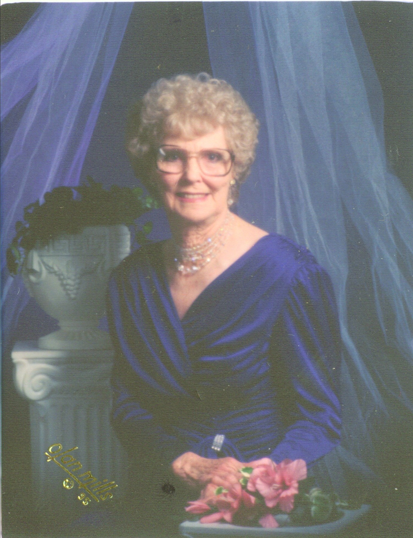 Obituary of Christine Edna Lawrence